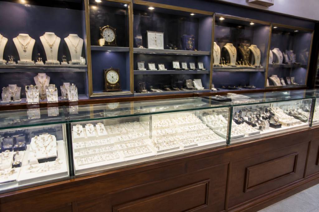 Browns family jewellers & pawnbrokers in Rochdale
